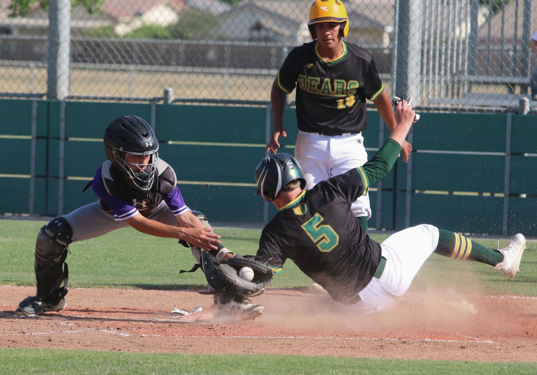 Top-seeded Golden Bears upset by No. 16 seed in extra innings